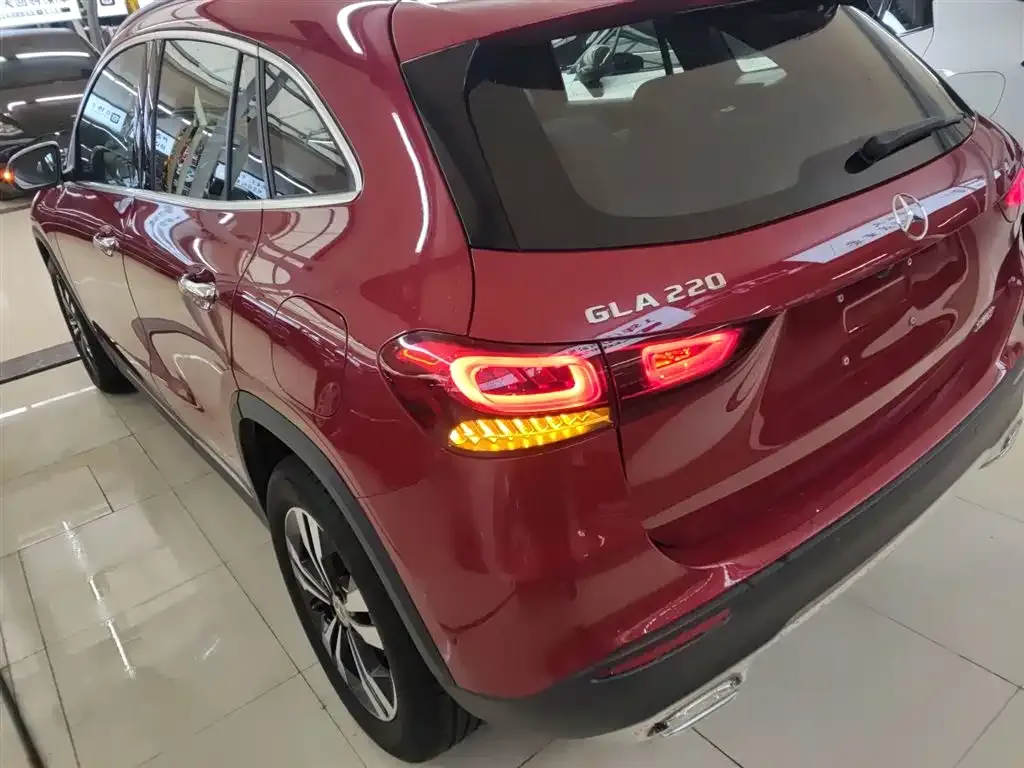 Mercedes-Benz GLA — фото 6