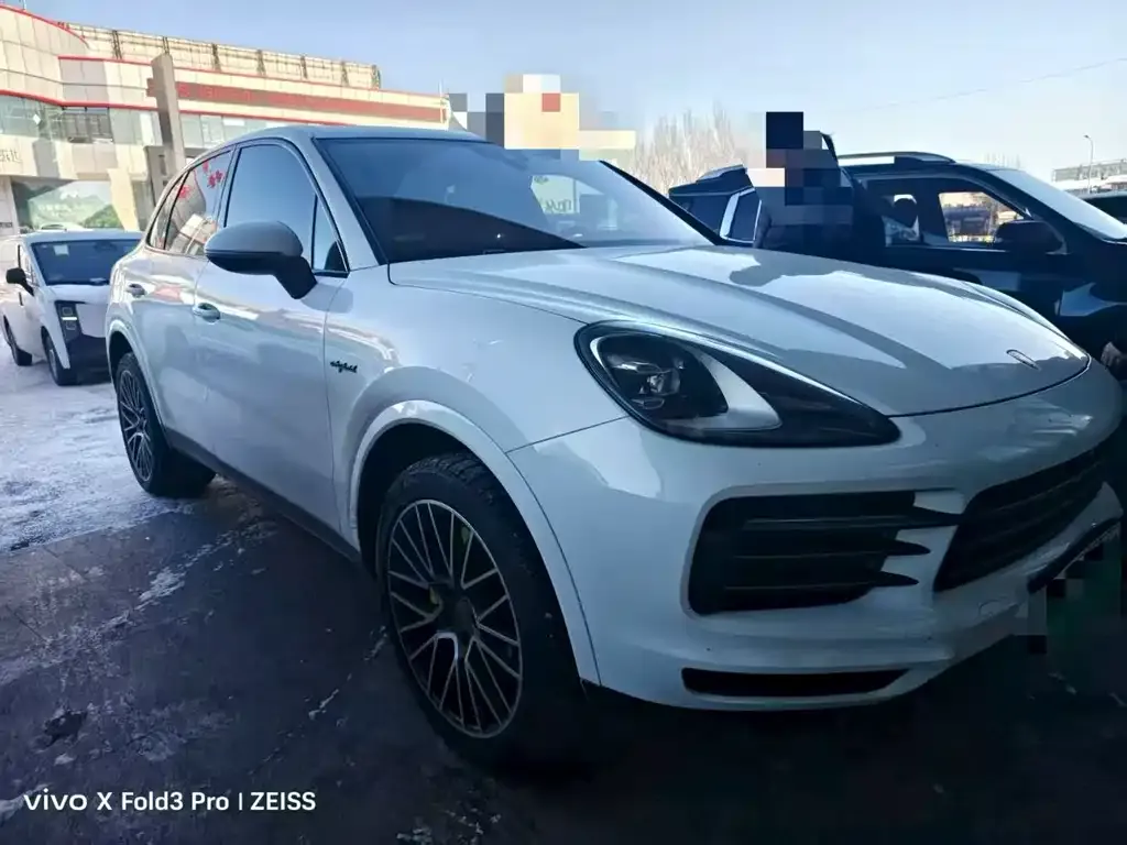 Porsche Cayenne Hybrid — фото 1