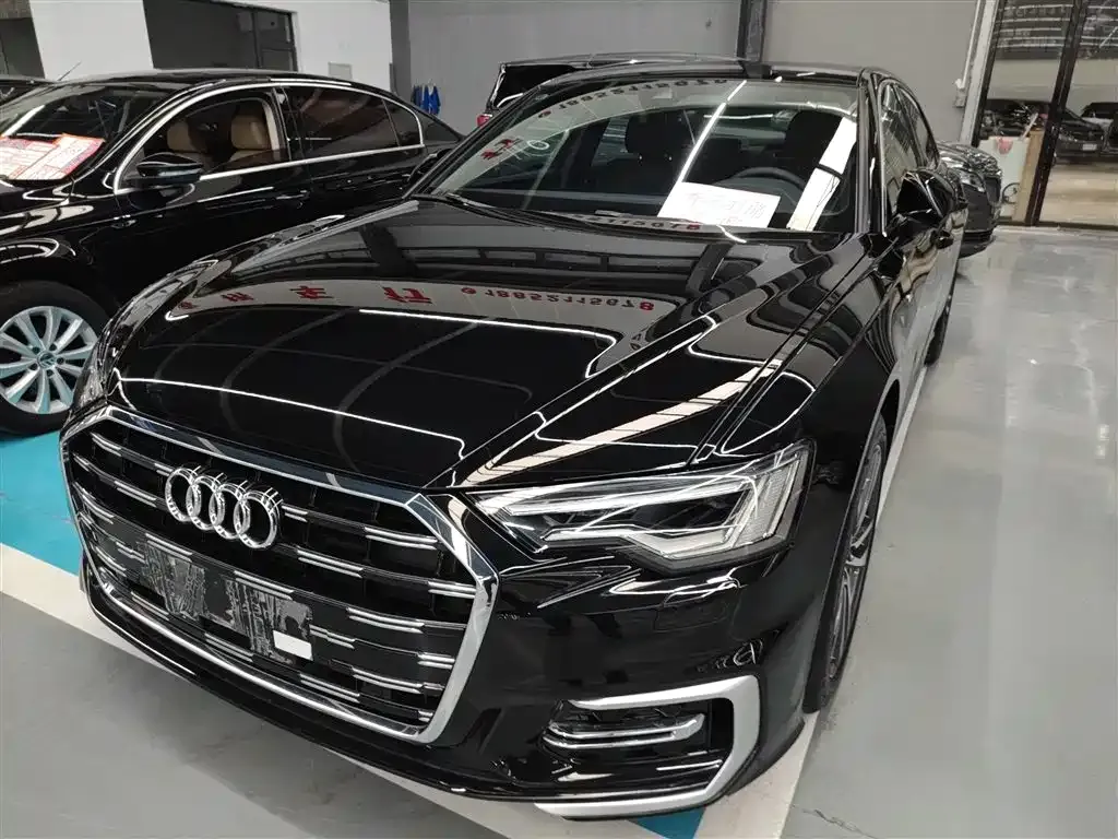Audi A6L — фото 1