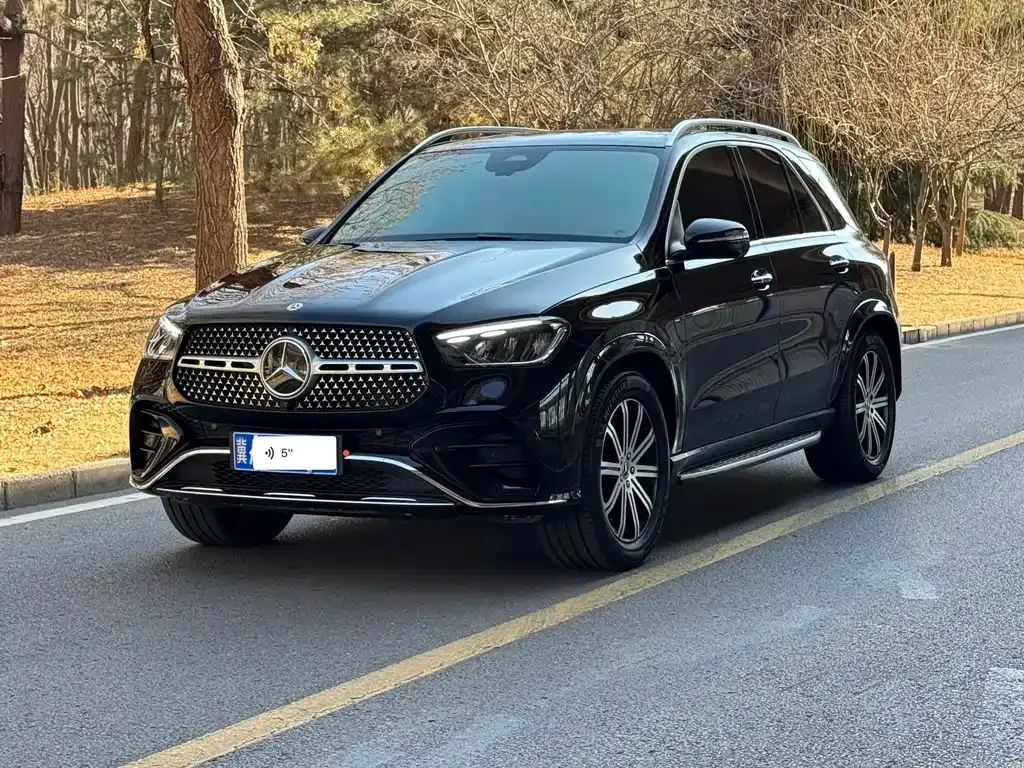 Mercedes-Benz GLE — фото 1