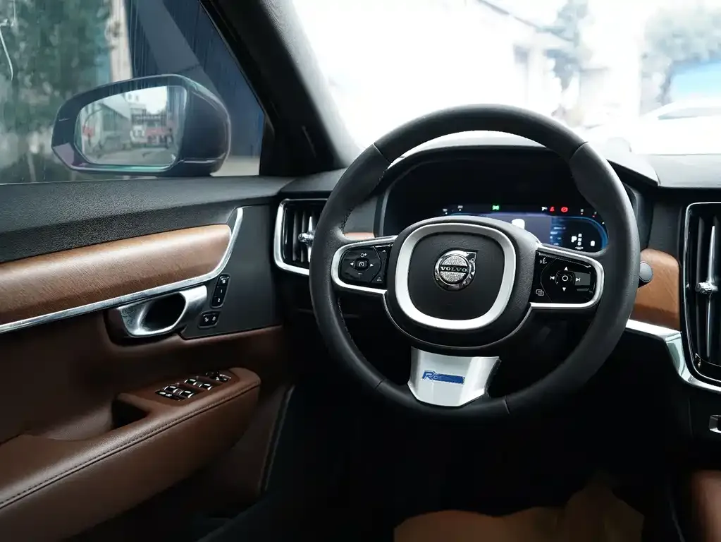 Volvo S90 — фото 6