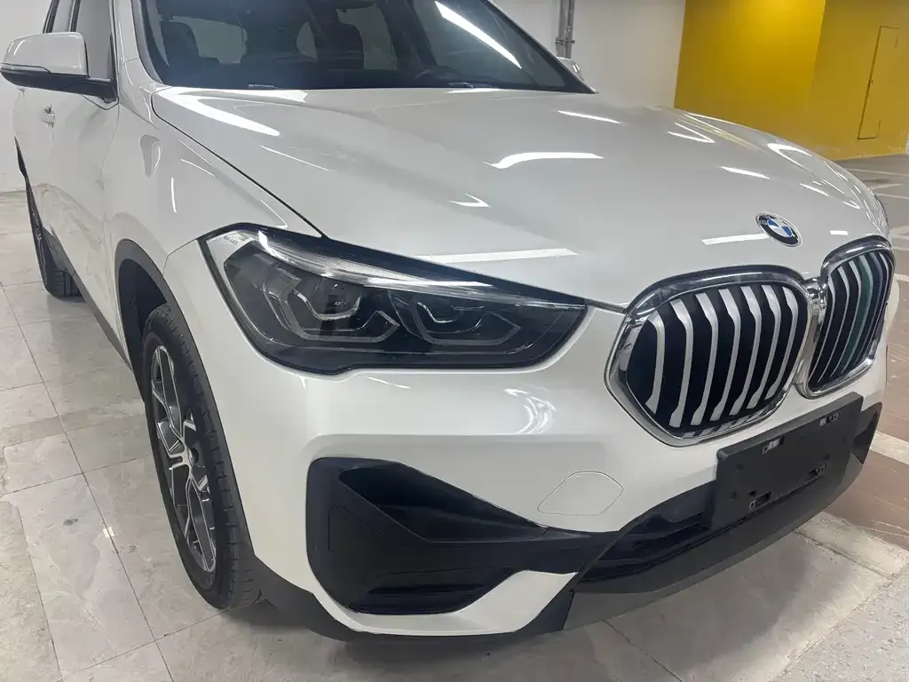 BMW X1 — фото 1