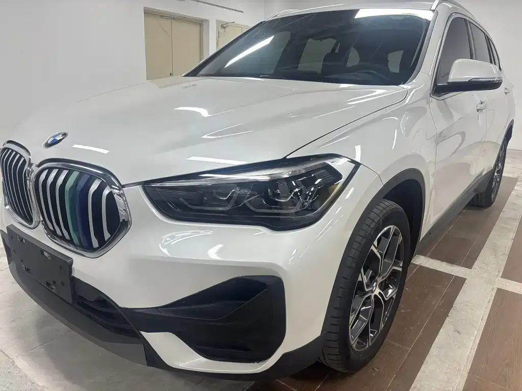 BMW X1 — фото 10