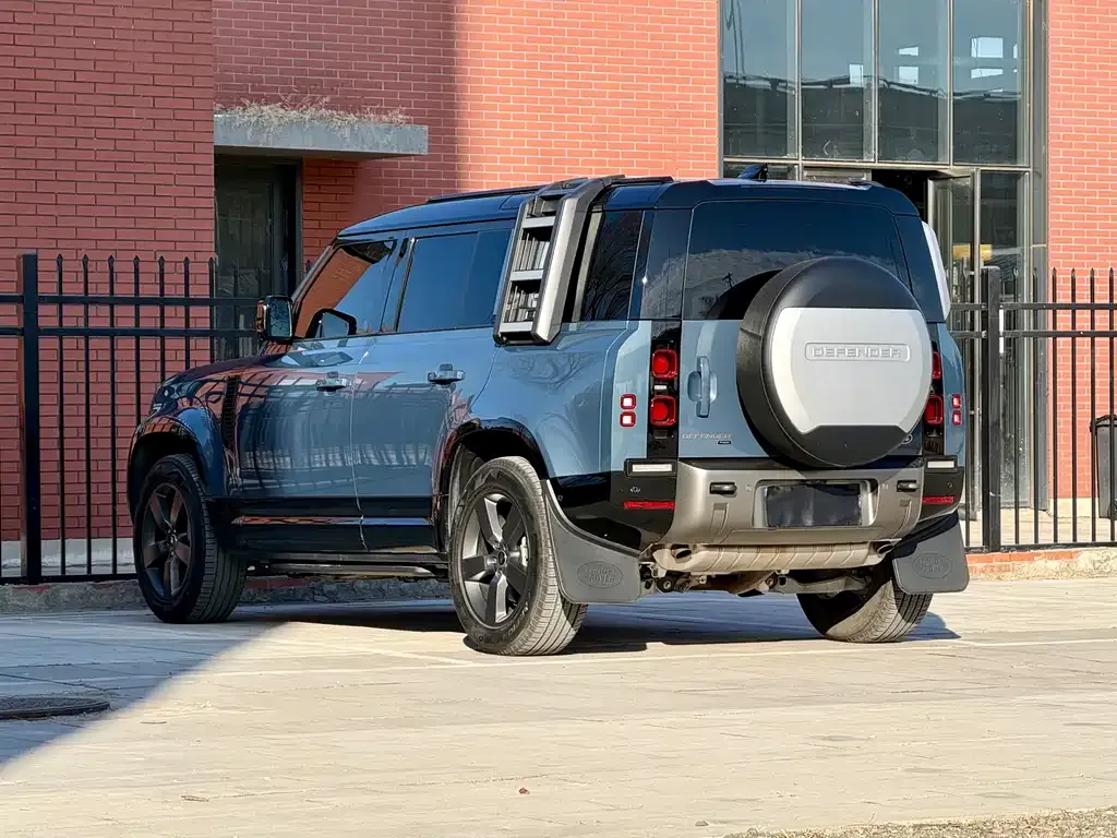 Land Rover Defender — фото 3