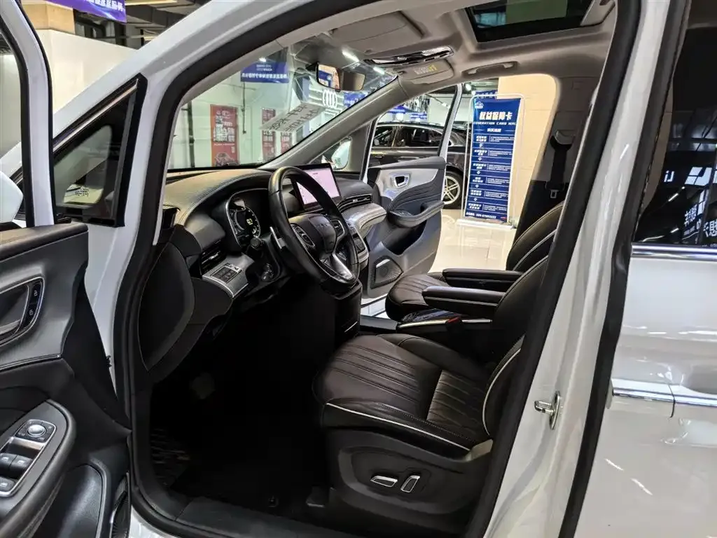 Roewe iMAX8 — фото 10
