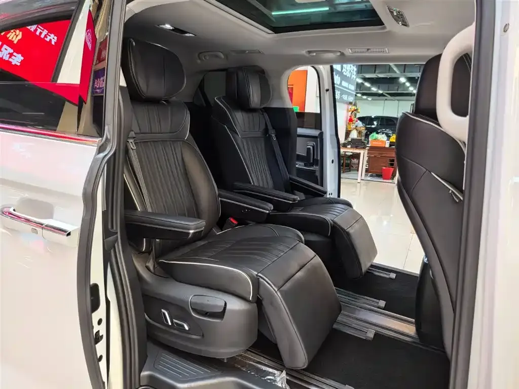 Roewe iMAX8 — фото 7