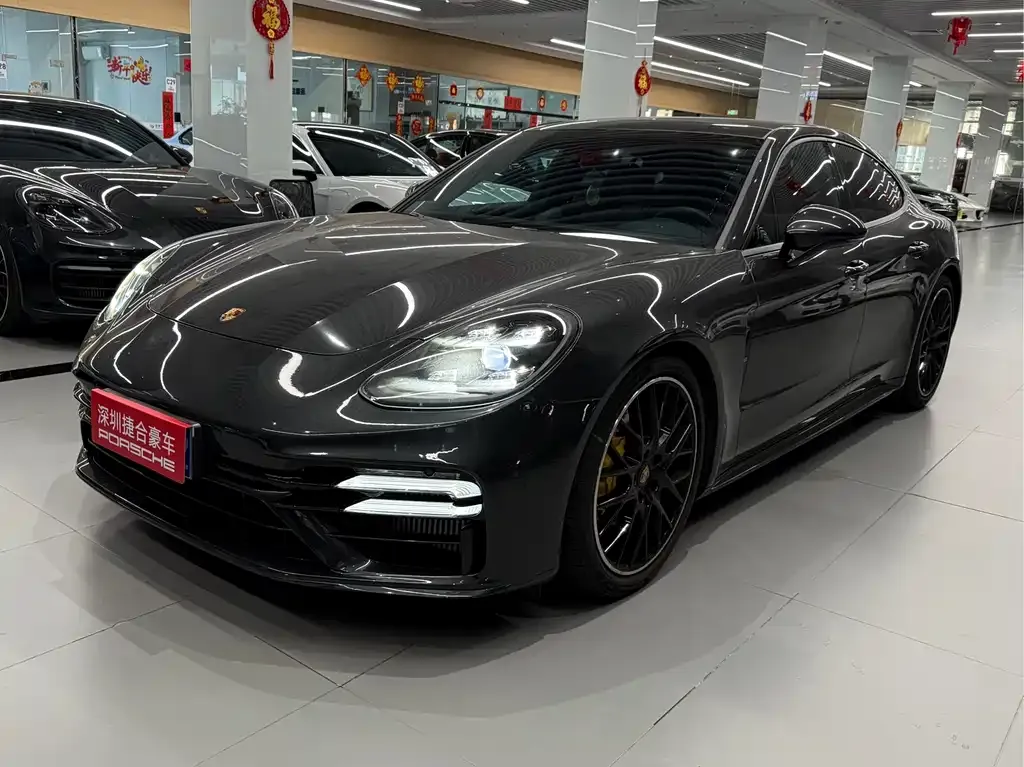 Porsche Panamera — фото 1