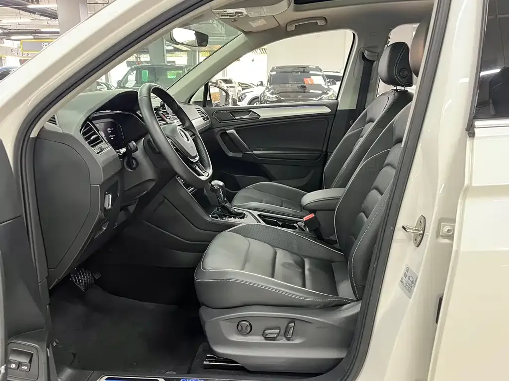 Volkswagen Tiguan L New Energy — фото 3