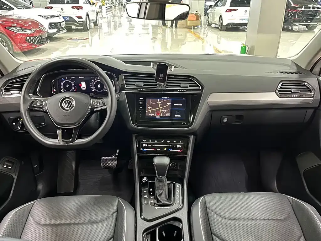 Volkswagen Tiguan L New Energy — фото 8