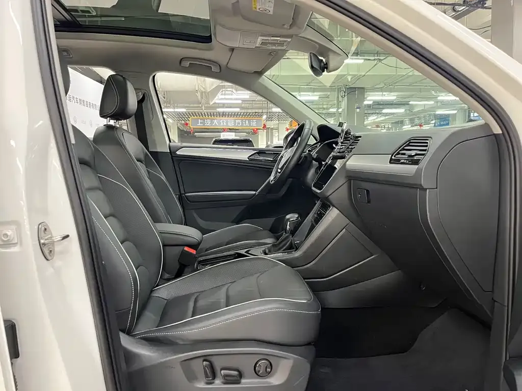 Volkswagen Tiguan L New Energy — фото 9
