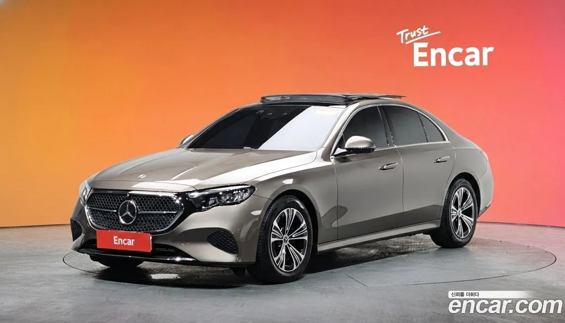 Mercedes-Benz E-Class — фото 1