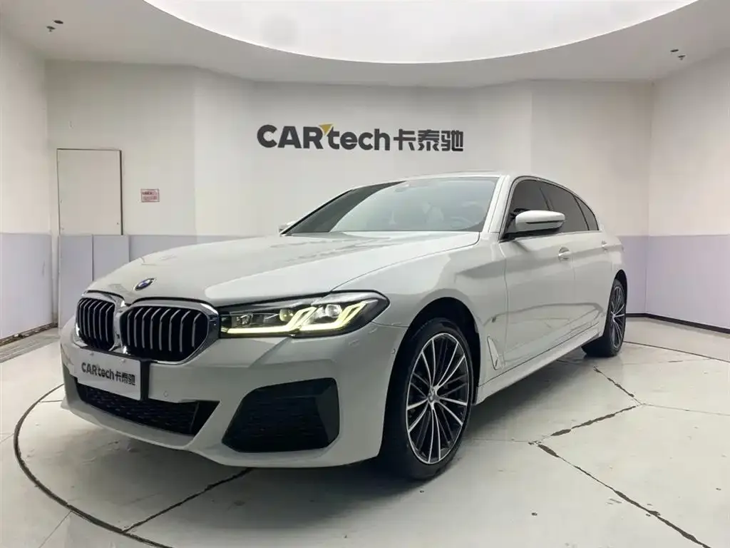BMW 5 Series — фото 1