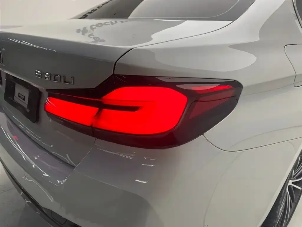 BMW 5 Series — фото 10
