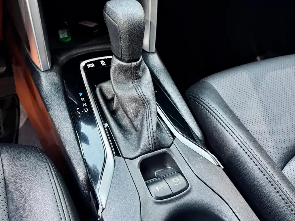 Toyota Corolla Cross — фото 10
