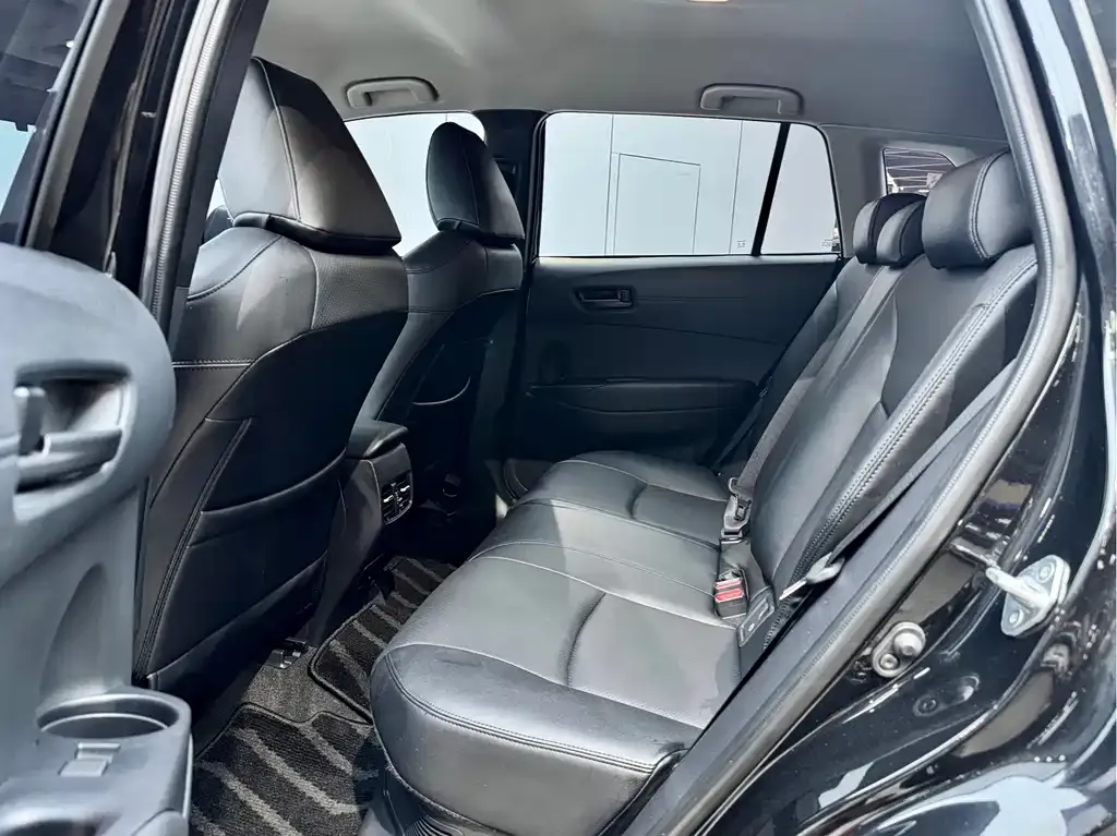 Toyota Corolla Cross — фото 9