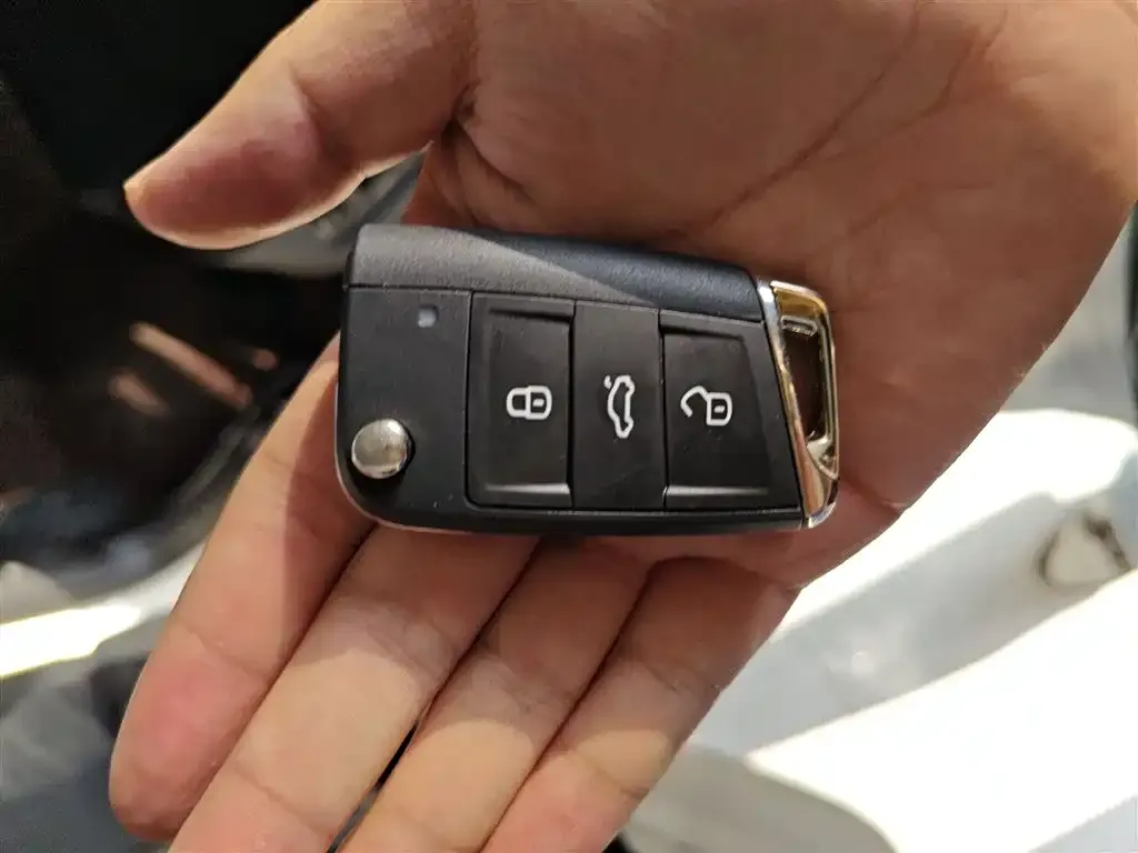 Volkswagen Tharu — фото 2