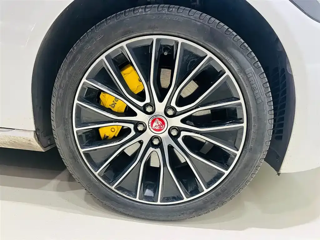 Jaguar XEL — фото 10