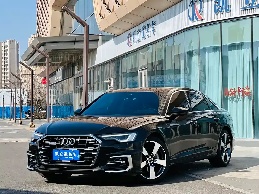 Audi A6L — фото 1