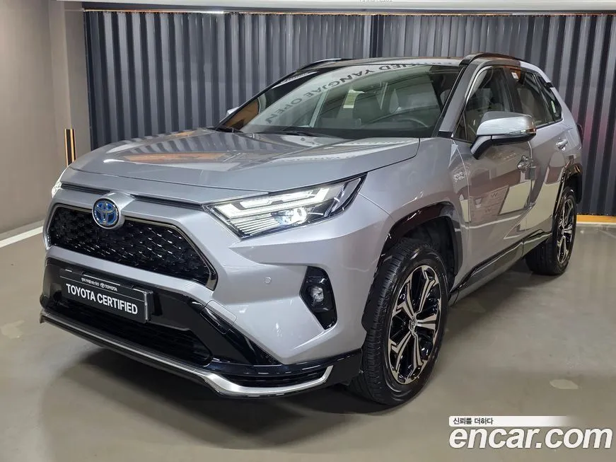 Toyota RAV4 — фото 1
