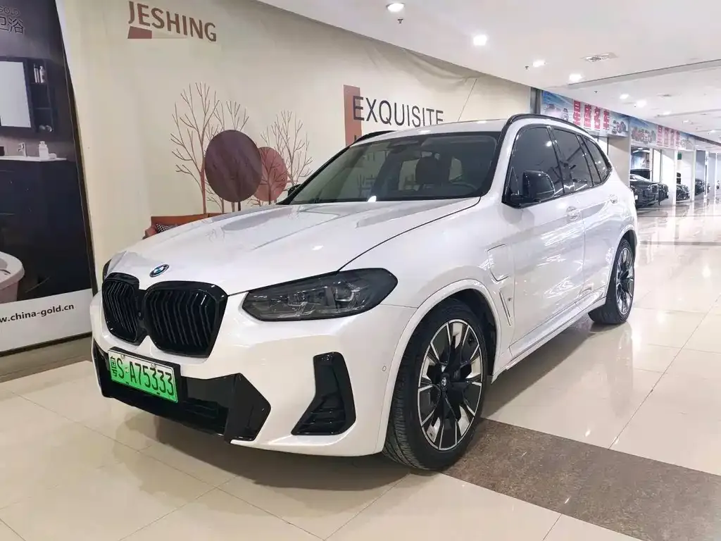 BMW iX3 — фото 1