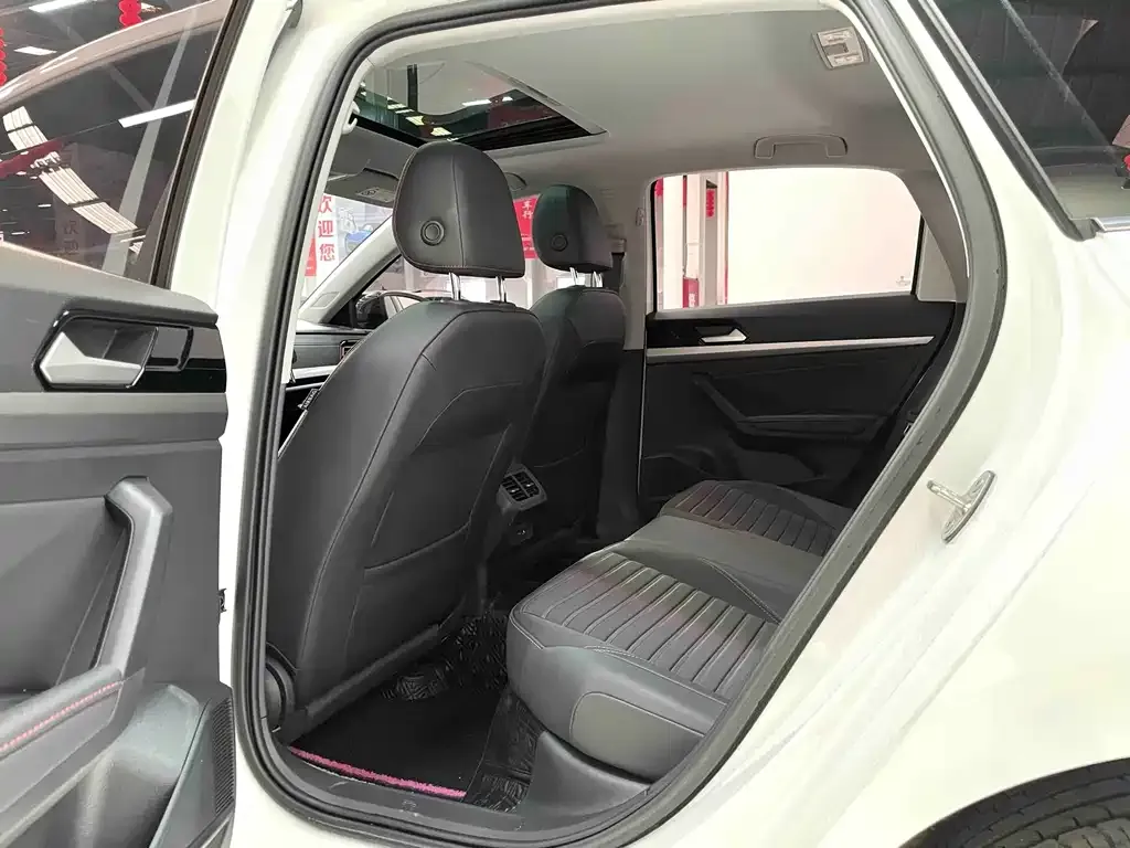 Volkswagen Lavida — фото 9