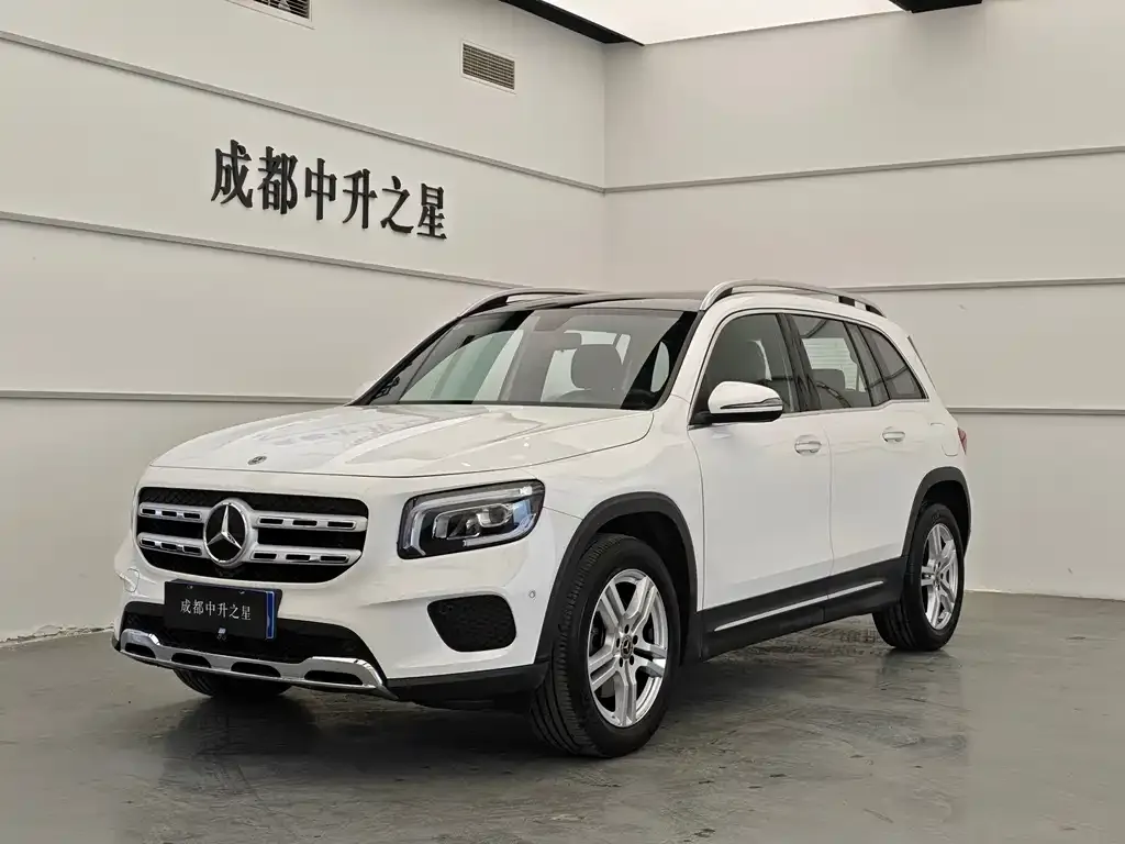 Mercedes-Benz GLB — фото 1