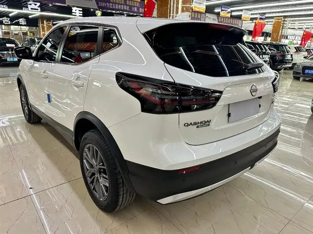 Nissan Qashqai — фото 10
