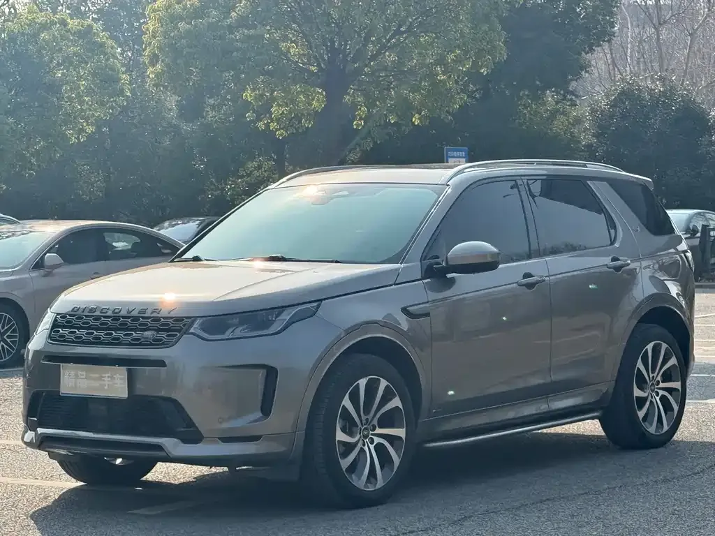 Land Rover Discovery Sport — фото 1