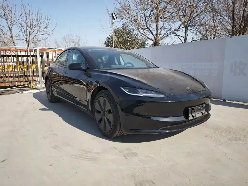Tesla Model 3 — фото 2