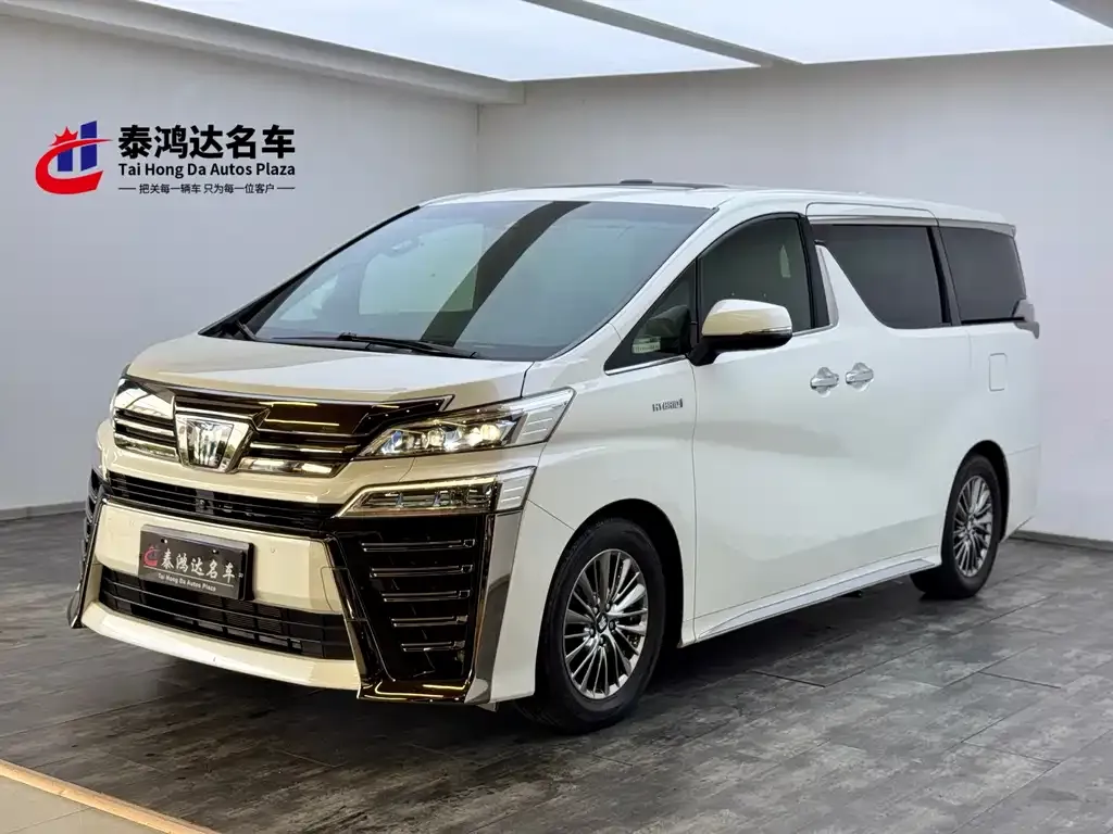 Toyota Vellfire — фото 1