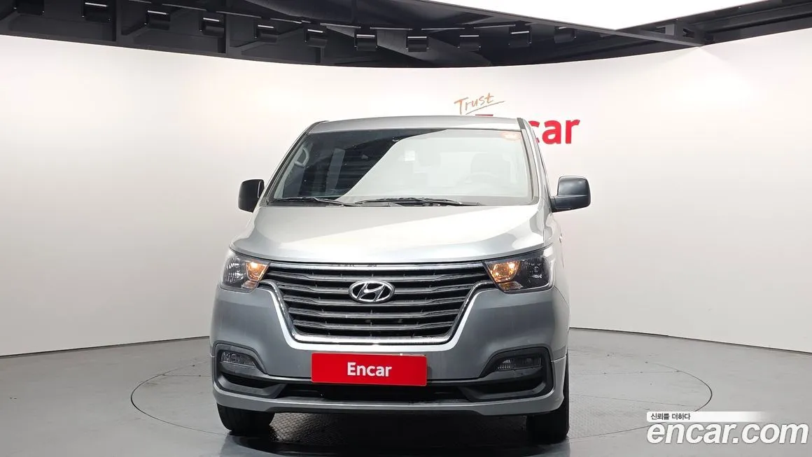 Hyundai Starex — фото 2