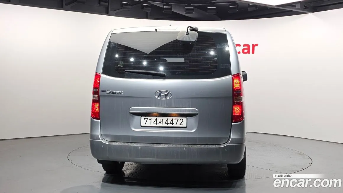 Hyundai Starex — фото 5