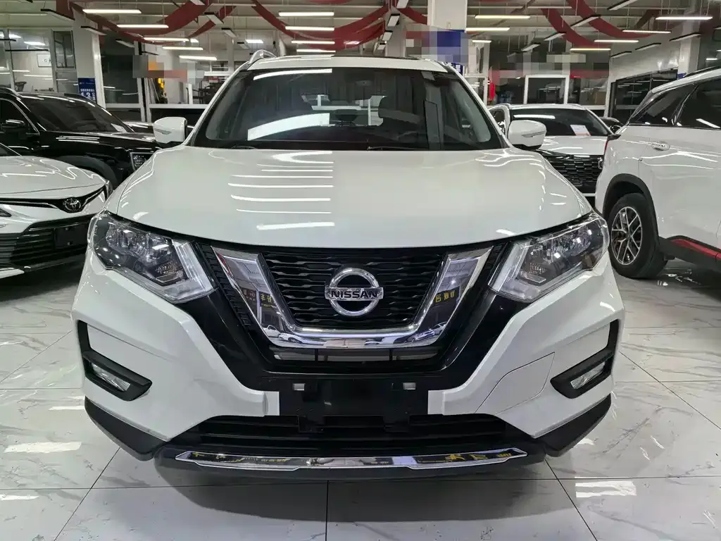 Nissan X-Trail — фото 9