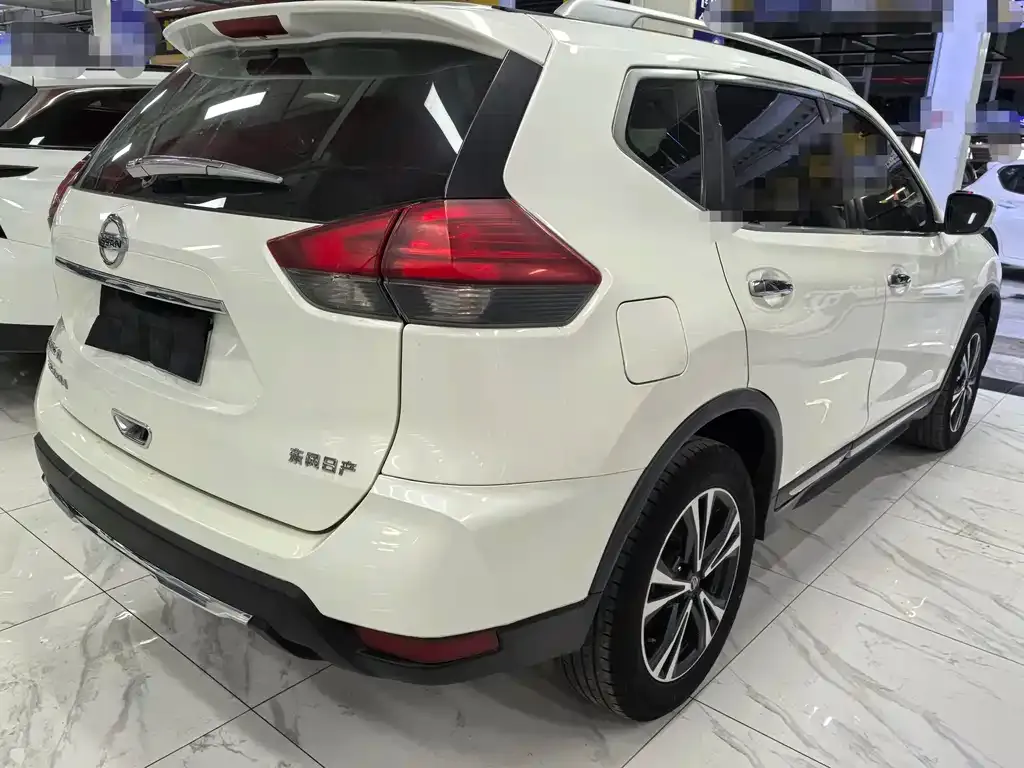 Nissan X-Trail — фото 10