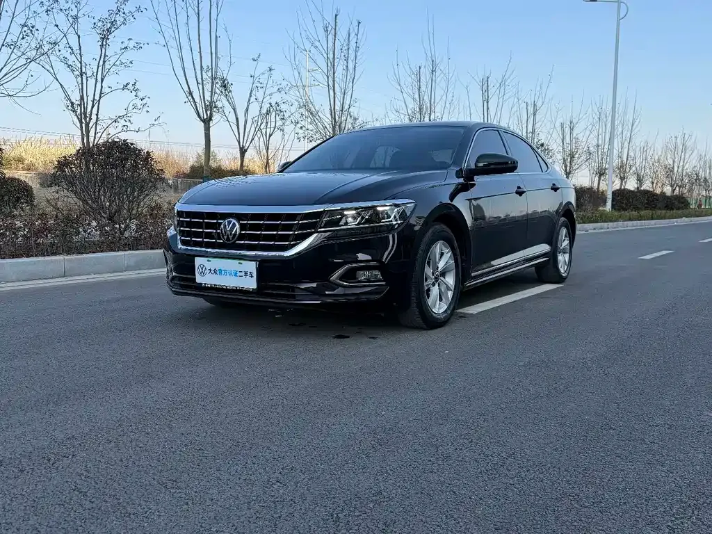 Volkswagen Passat — фото 1