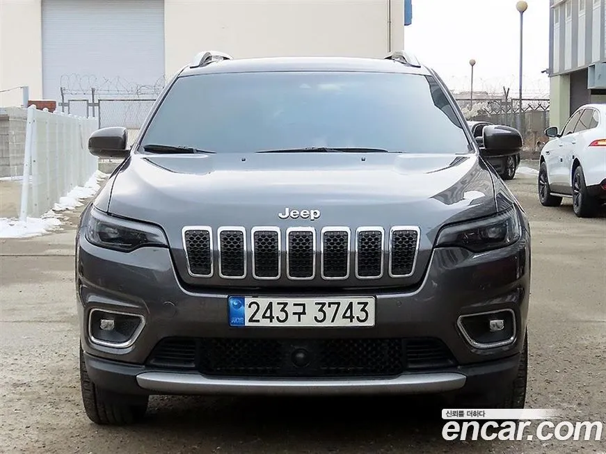 Jeep Cherokee — фото 1