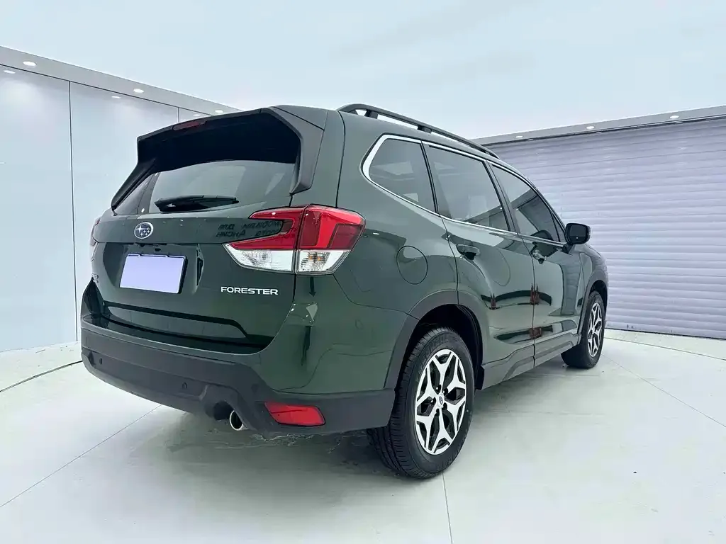 Subaru Forester — фото 5