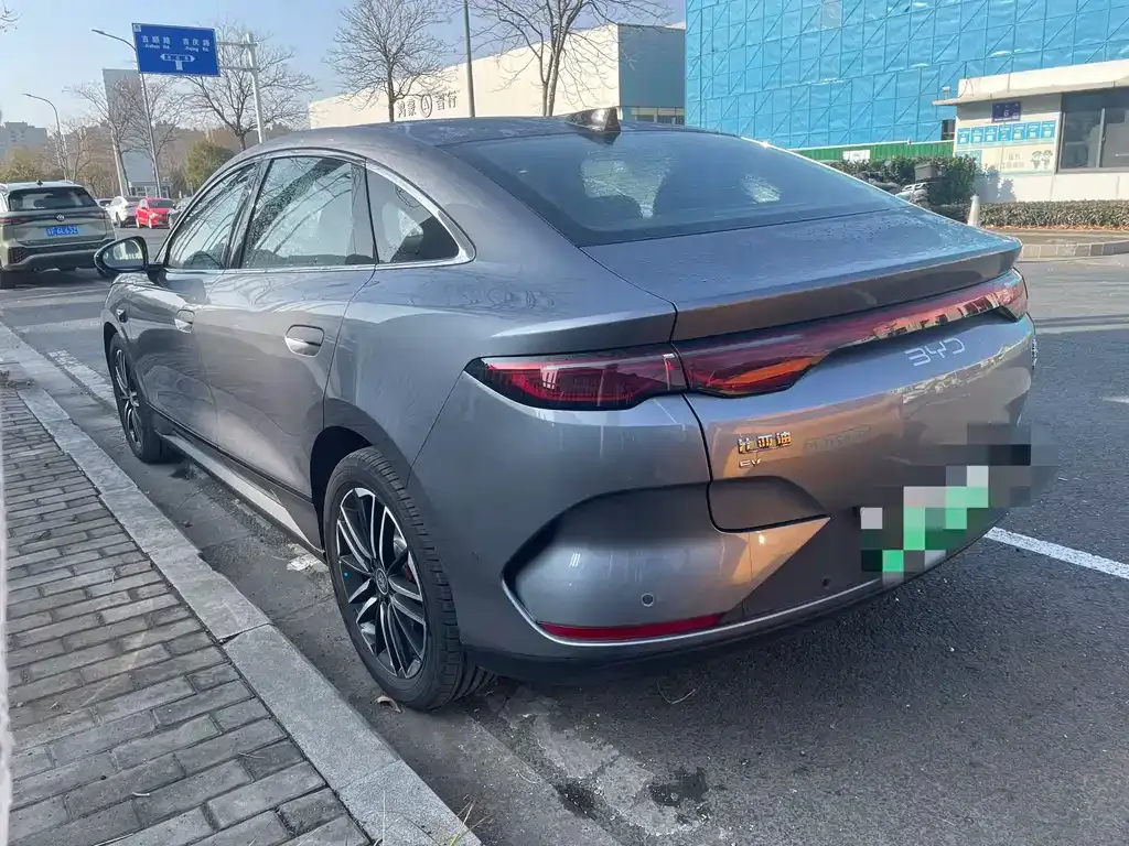 BYD Qin L — фото 8