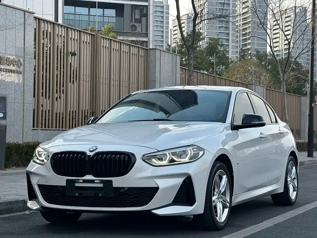 BMW 1 Series — фото 1