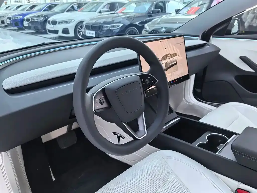Tesla Model 3 — фото 3