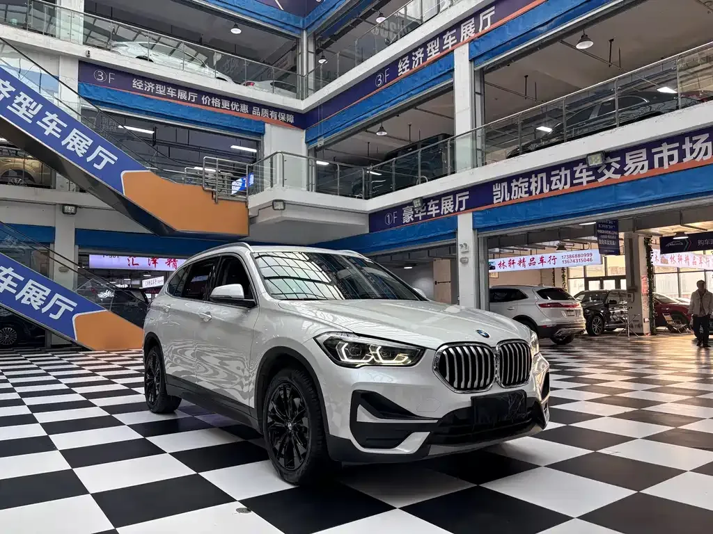 BMW X1 — фото 9