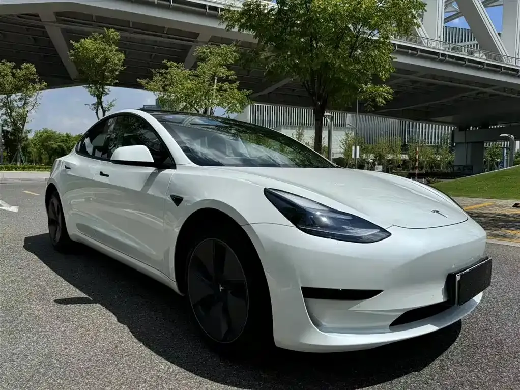 Tesla Model 3 — фото 2