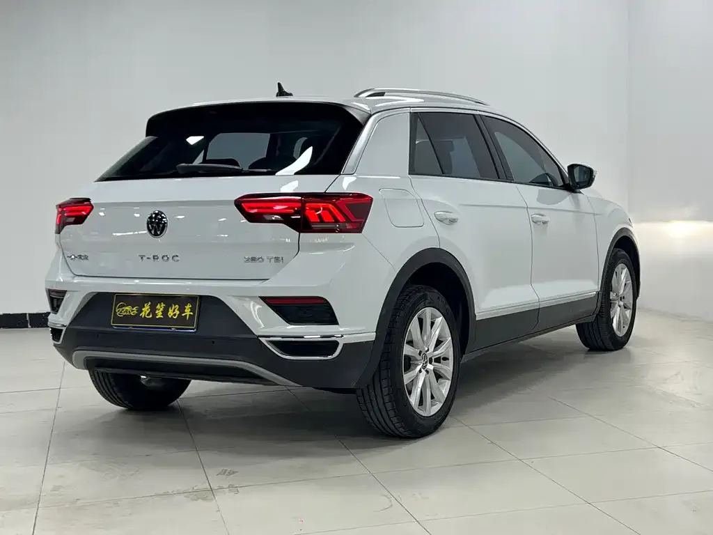 Volkswagen T-Roc — фото 6