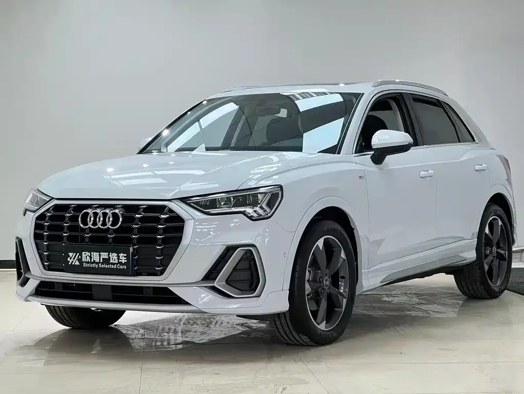 Audi Q3 — фото 1