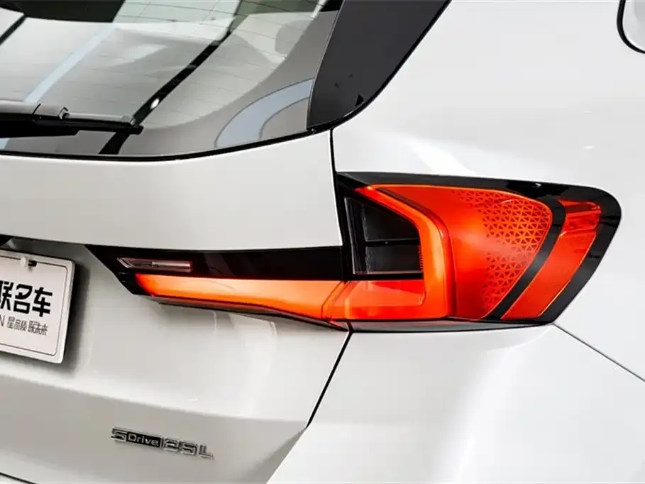 BMW X1 — фото 10