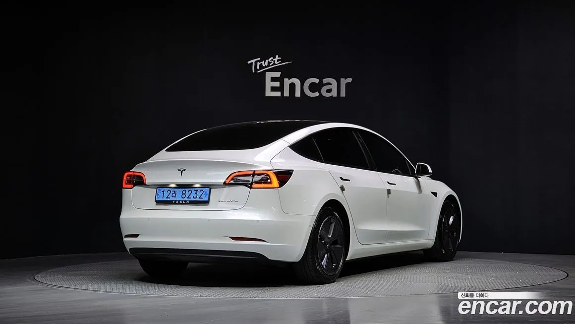 Tesla Model 3 — фото 2