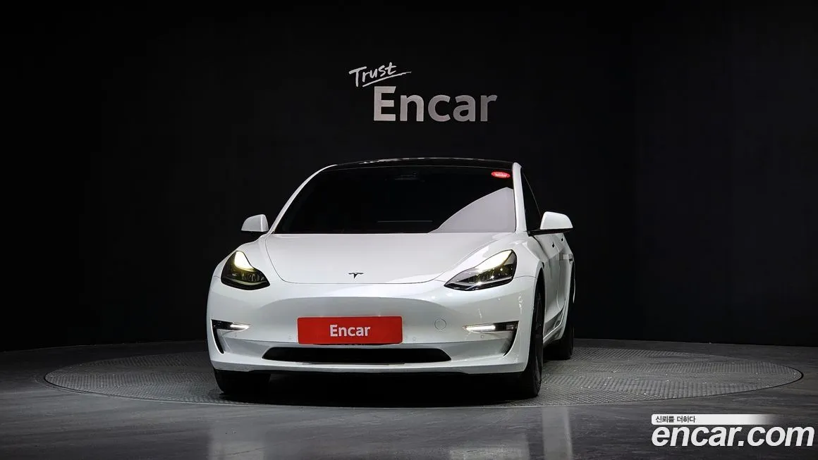 Tesla Model 3 — фото 3