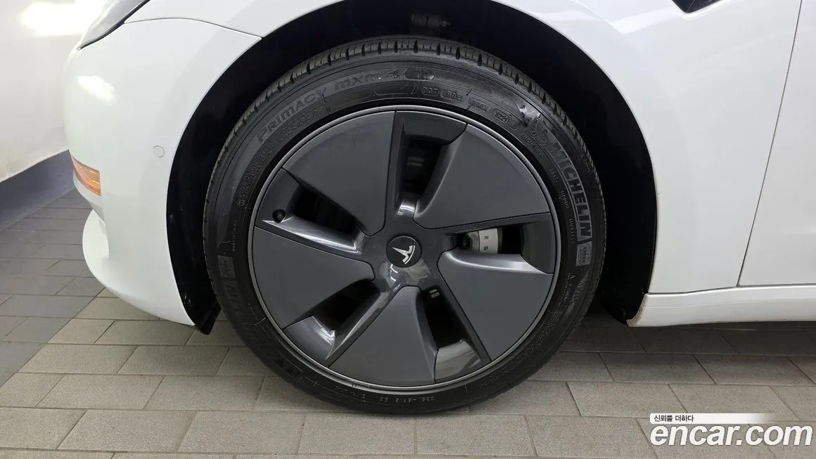 Tesla Model 3 — фото 6