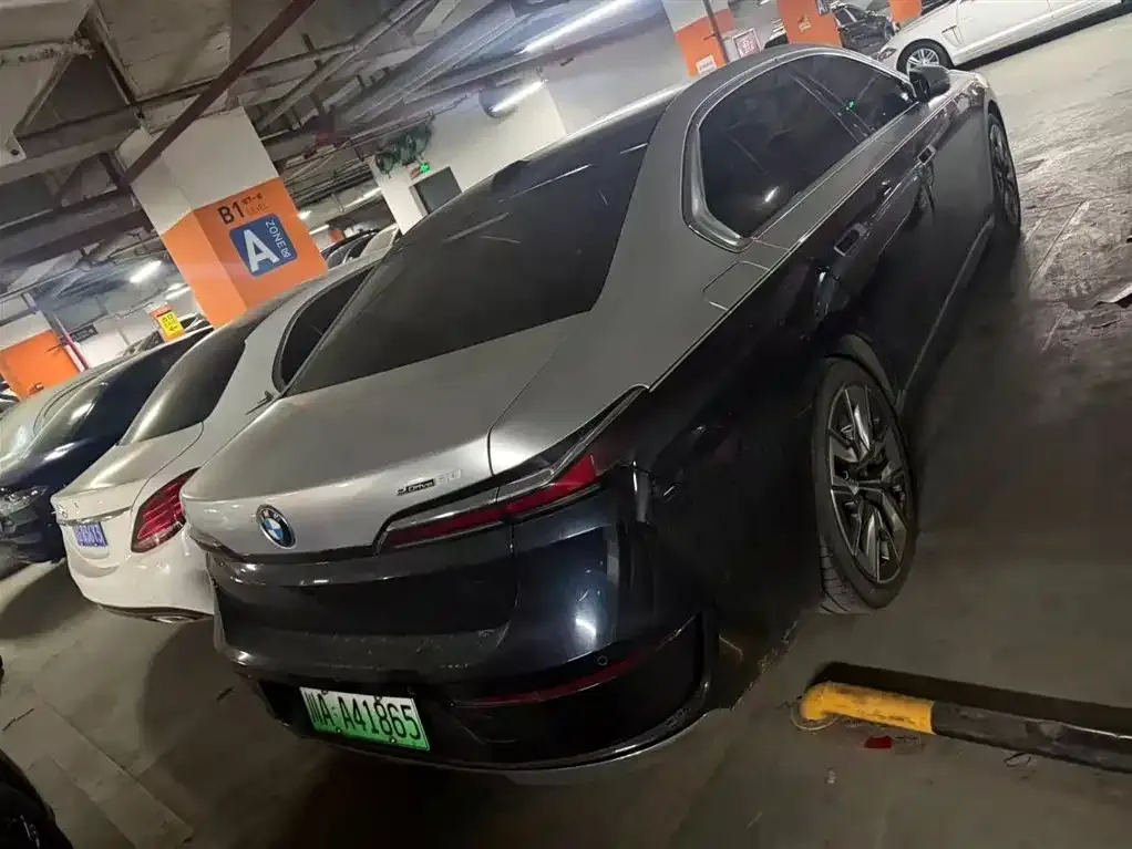 BMW i7 — фото 4