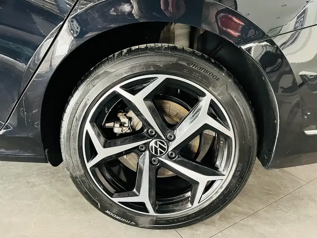 Volkswagen Passat — фото 10